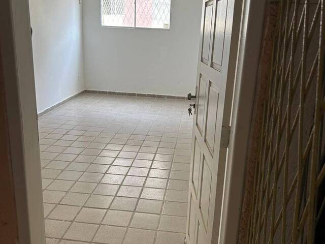 #938 - Apartamento para Venda em Natal - RN